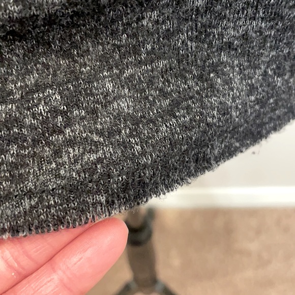 American Eagle Outfitters Cold-Shoulder Sweater - Picture 4 of 4